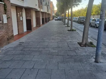Casa adosada en  Carrer de Rosa Luxemburg 9 - Foto 1