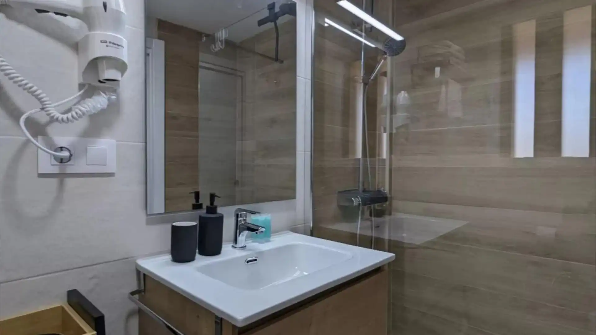 Piso en  Avinguda Ametlla de Mar 20 - Foto 7