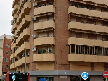 Piso en  Plaça d'Amèrica 25 - Foto 1