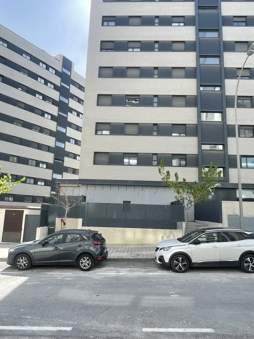 Local comercial en  Calle Doctora Damiana Zaragoza 1 - Foto 4