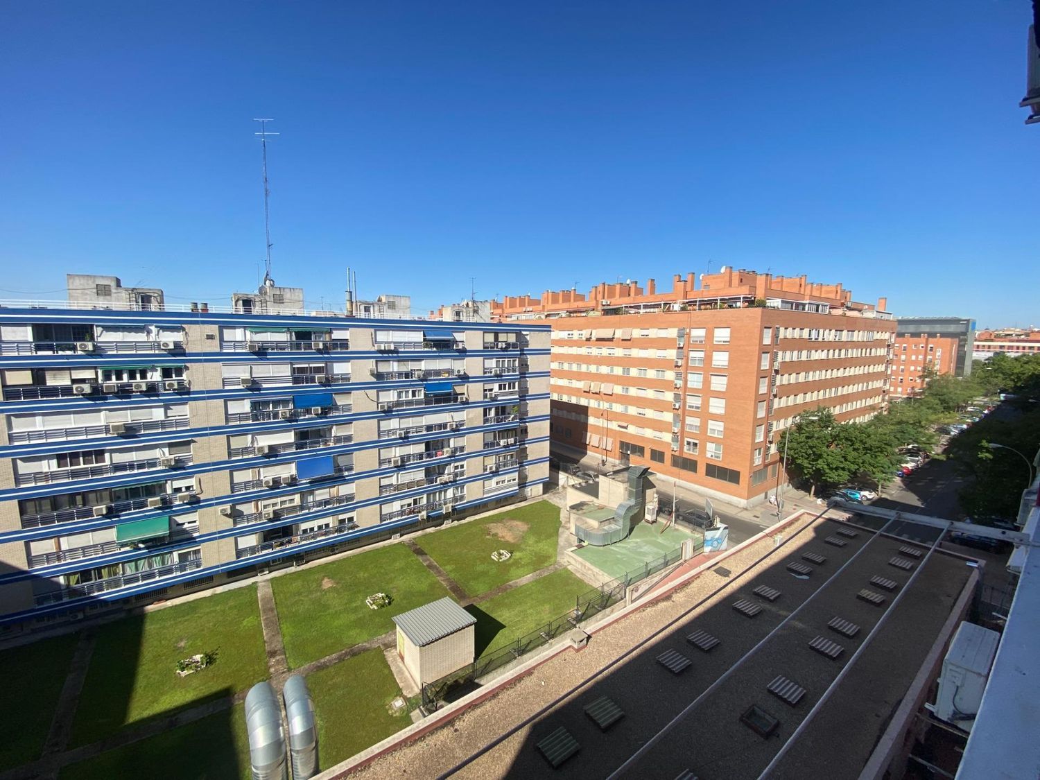 Piso en Avenida de la Ciudad de Barcelona, Adelfas - Foto 2