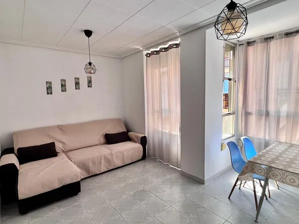 Piso en calle de Bernardo López García, 24