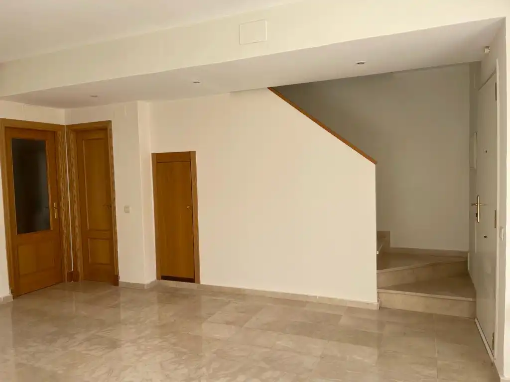 Casa adosada en  Calle Jovellanos 22 - Foto 4
