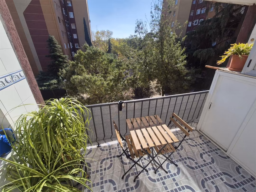 Piso en  Calle de Ascao 86 - Foto 5