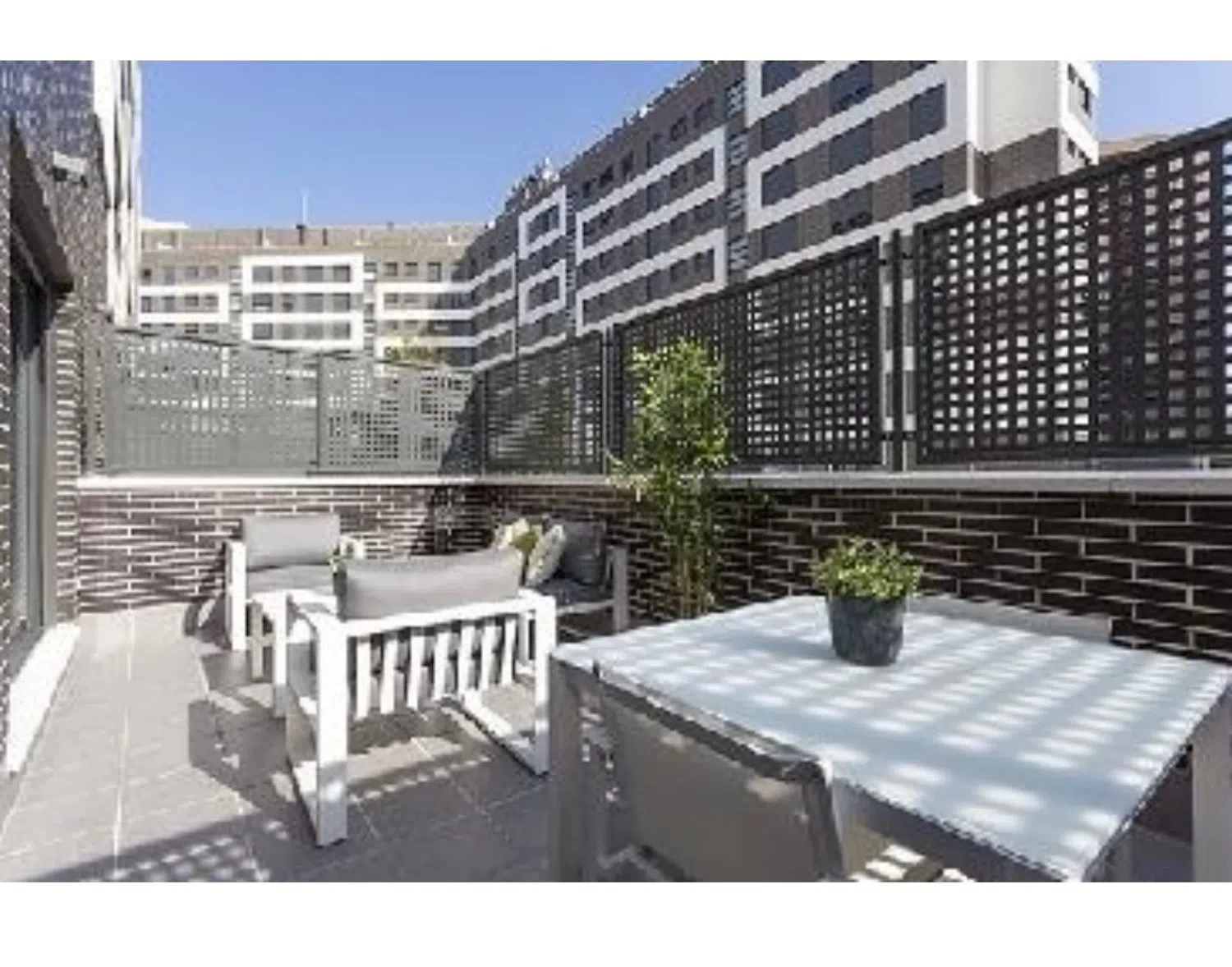 Piso en calle de Carlos y Guillermo Fernández Shaw, 1 - Foto 1