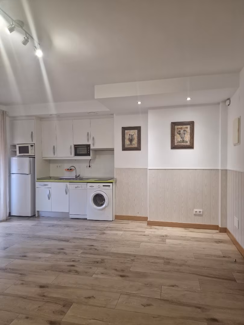 Piso en  Calle Valeria 1