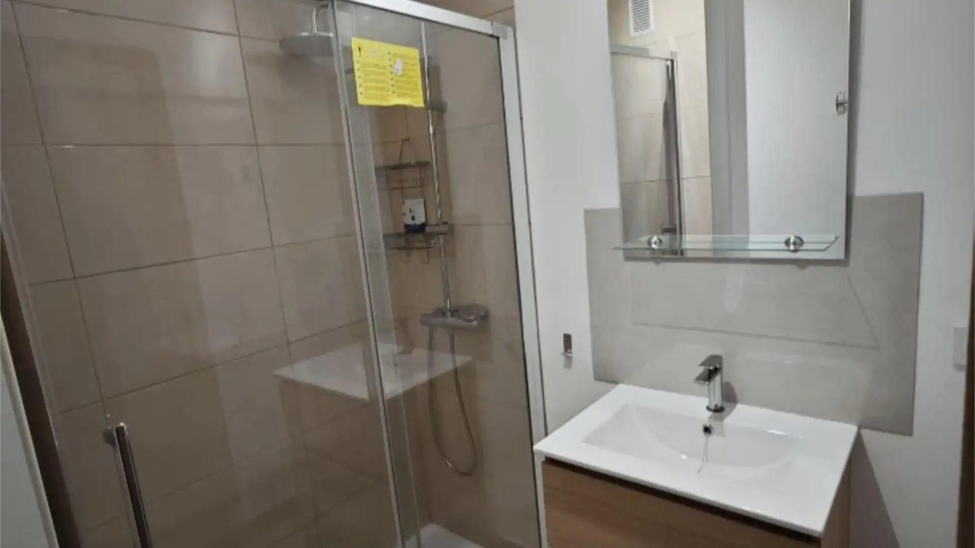 Piso en  Calle de Fernando Primo de Rivera 67 - Foto 3