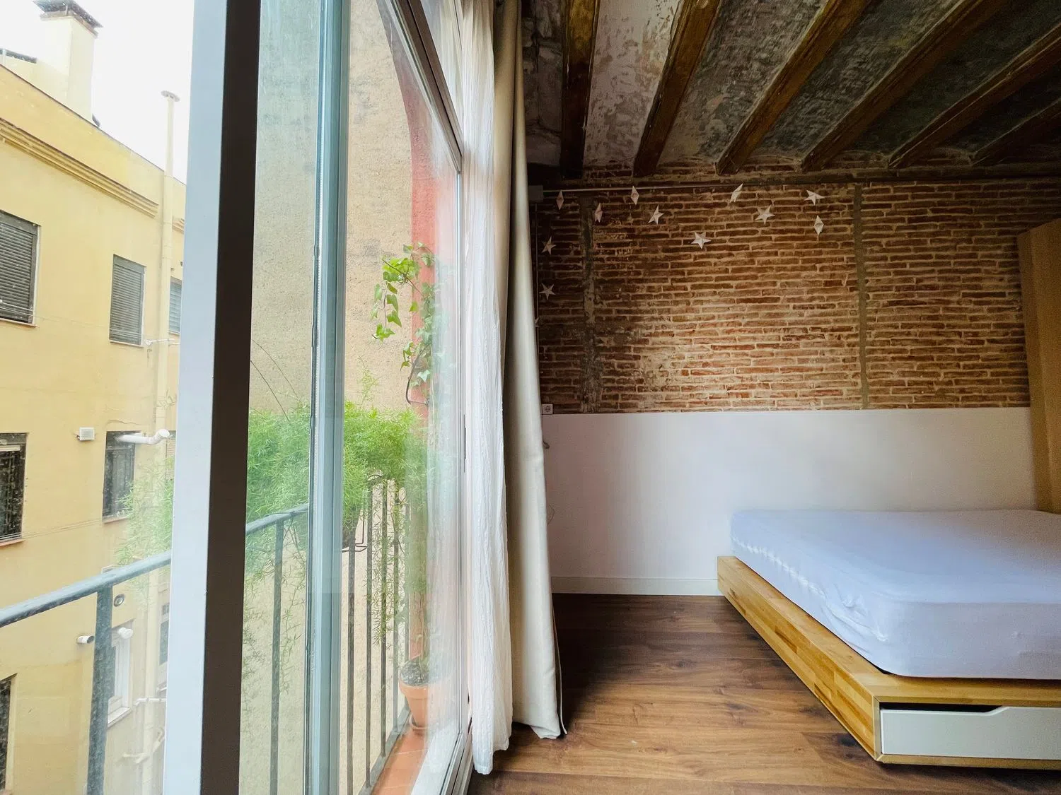 Estudio en calle de Valldonzella, 37 - Foto 3