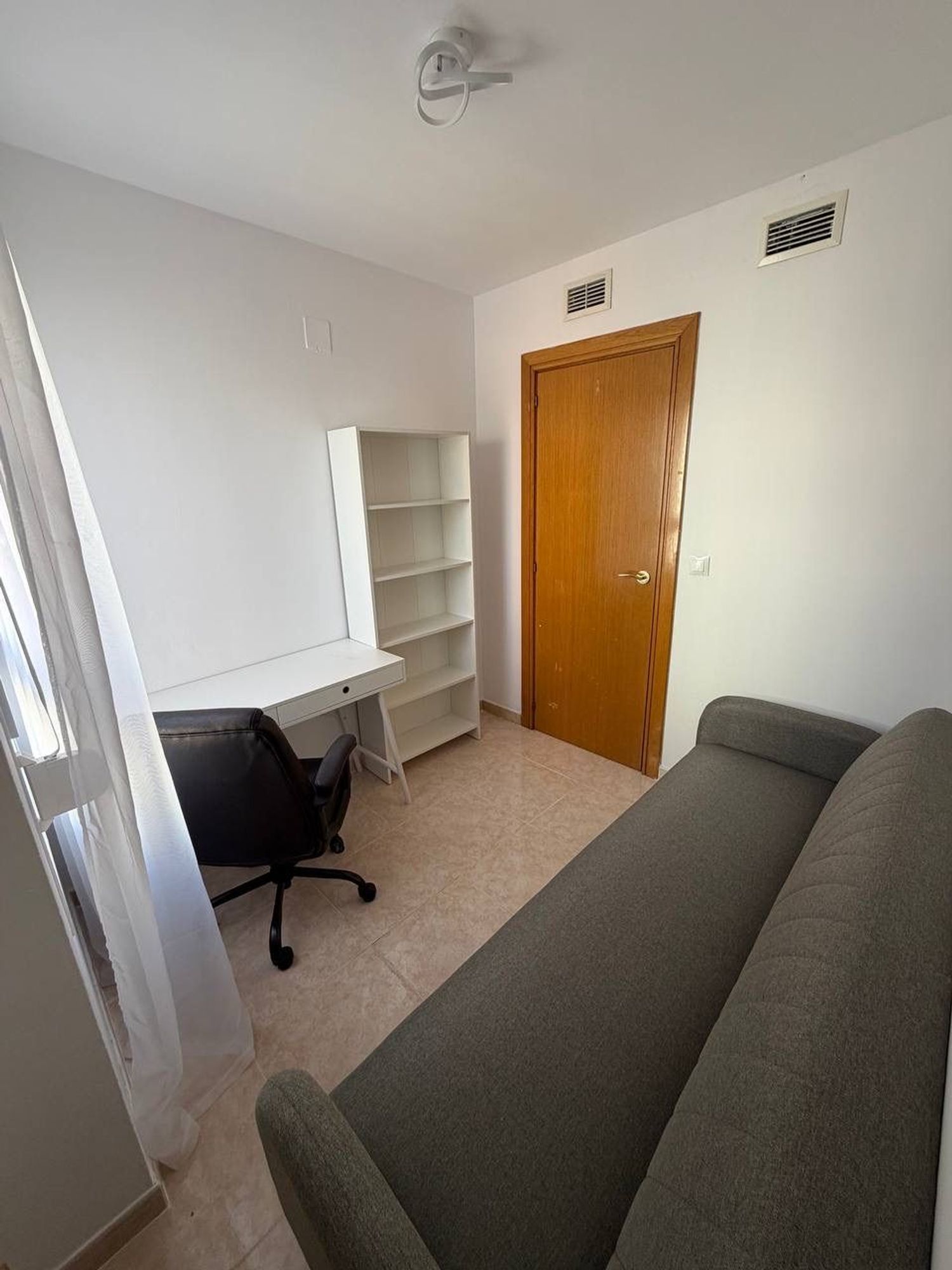 Piso en Calle de Santa Genoveva Torres, 26, Sant Llorenç, València - Foto 2