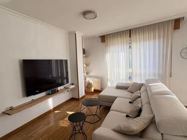 Piso en Avenida Castelao, 136 b - Foto 2