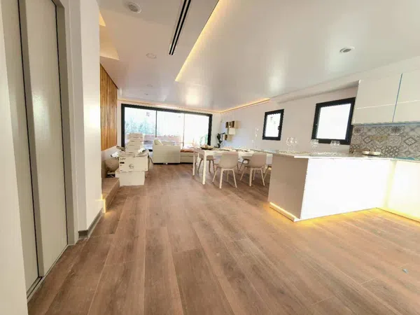 Chalet adosado en Ronda 8 de Març - Foto 10