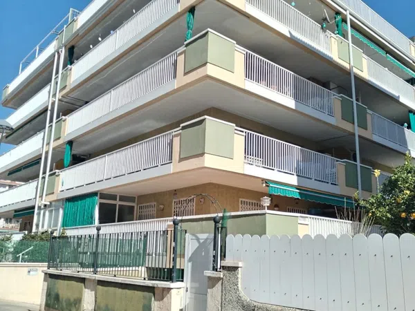 Piso en calle de Lluís Companys, 82 - Foto 1