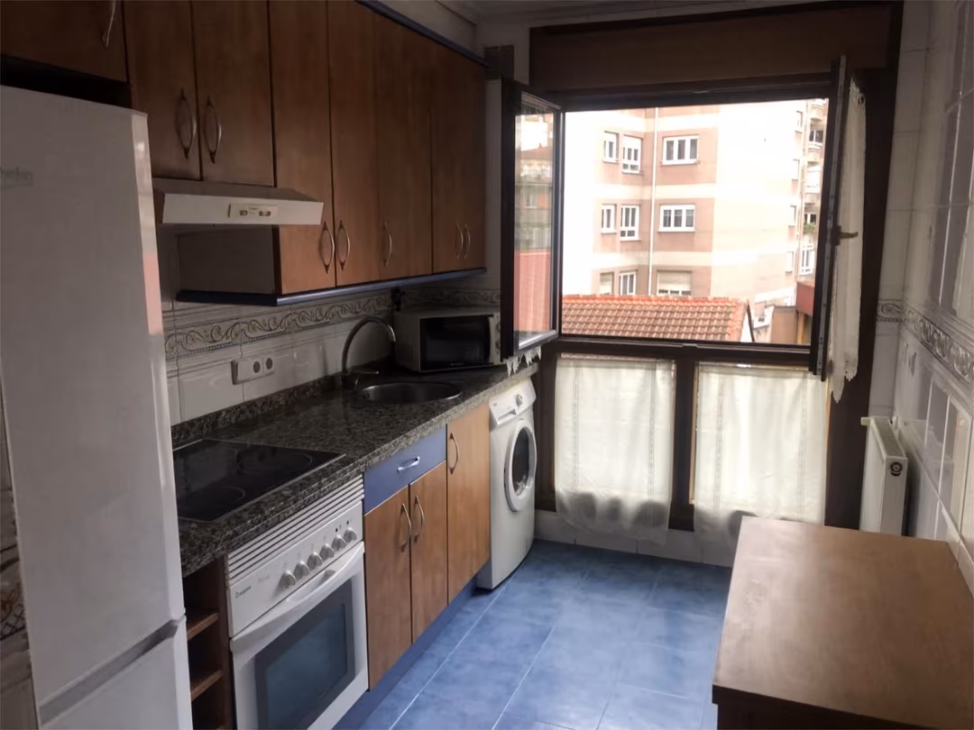 Apartamento en  Calle Marqués de Valero de Urria 8