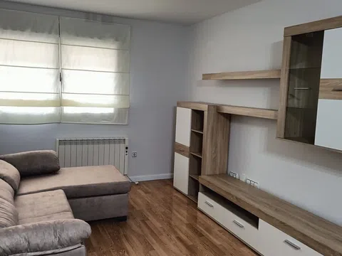 Piso en calle Pintor Casto Plasencia, 7 -9