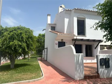 Casa adosada en Caleta de velez - Foto 1