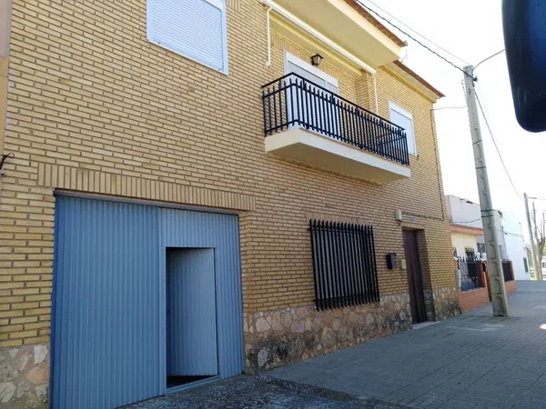 Casa o chalet independiente en Carretera de la Roda, 11 - Foto 1
