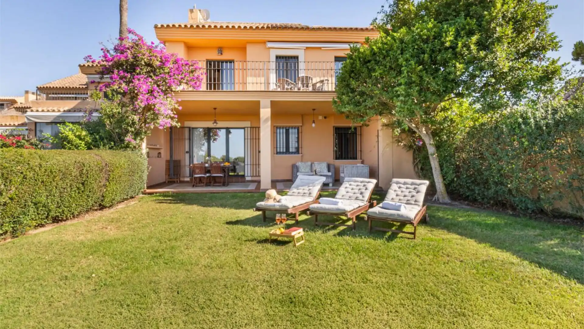 Casa adosada en  Calle Teodosio 12 - Foto 4