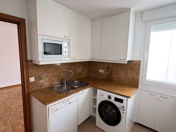 Piso en calle de Guzman el Bueno, 41