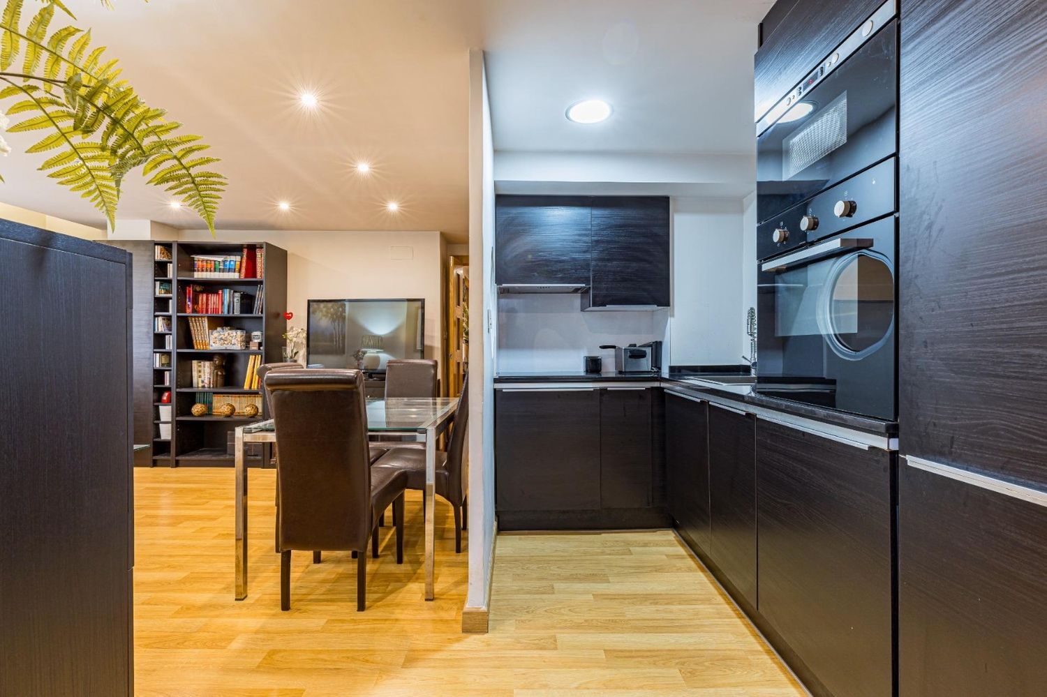 Piso en calle Escultor Roque López, 2 - Foto 2