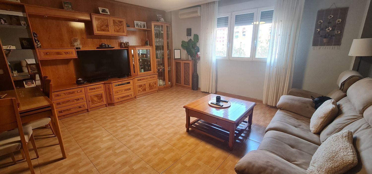 Piso en calle del Camino de los Vinateros, 24 - Foto 1