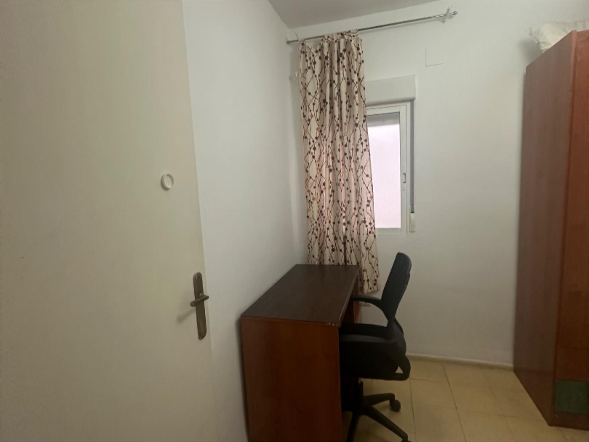 Piso en  Calle del Alcalde Velasco Navarro 10 - Foto 5