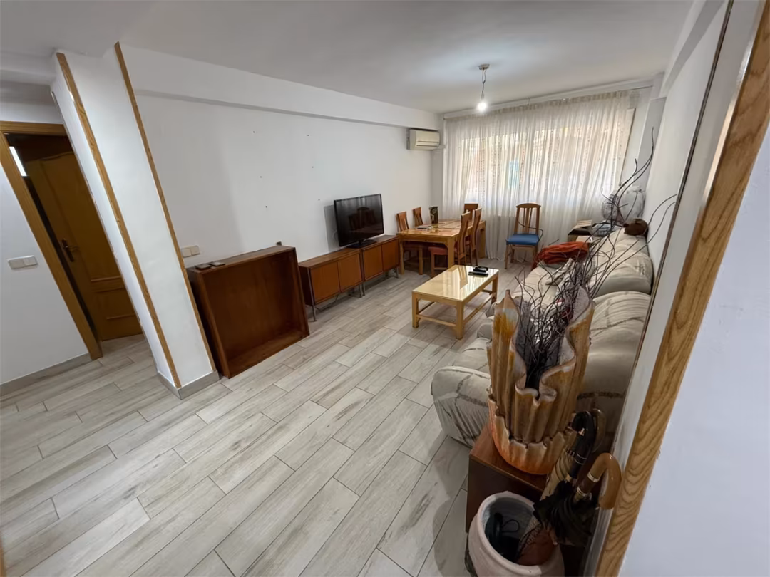 Piso en  Calle de Amadeo Gómez 45 - Foto 3