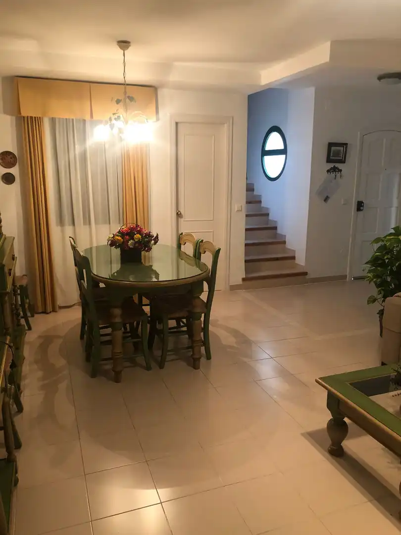 Casa adosada en  Avenida María Auxiliadora 43 - Foto 5