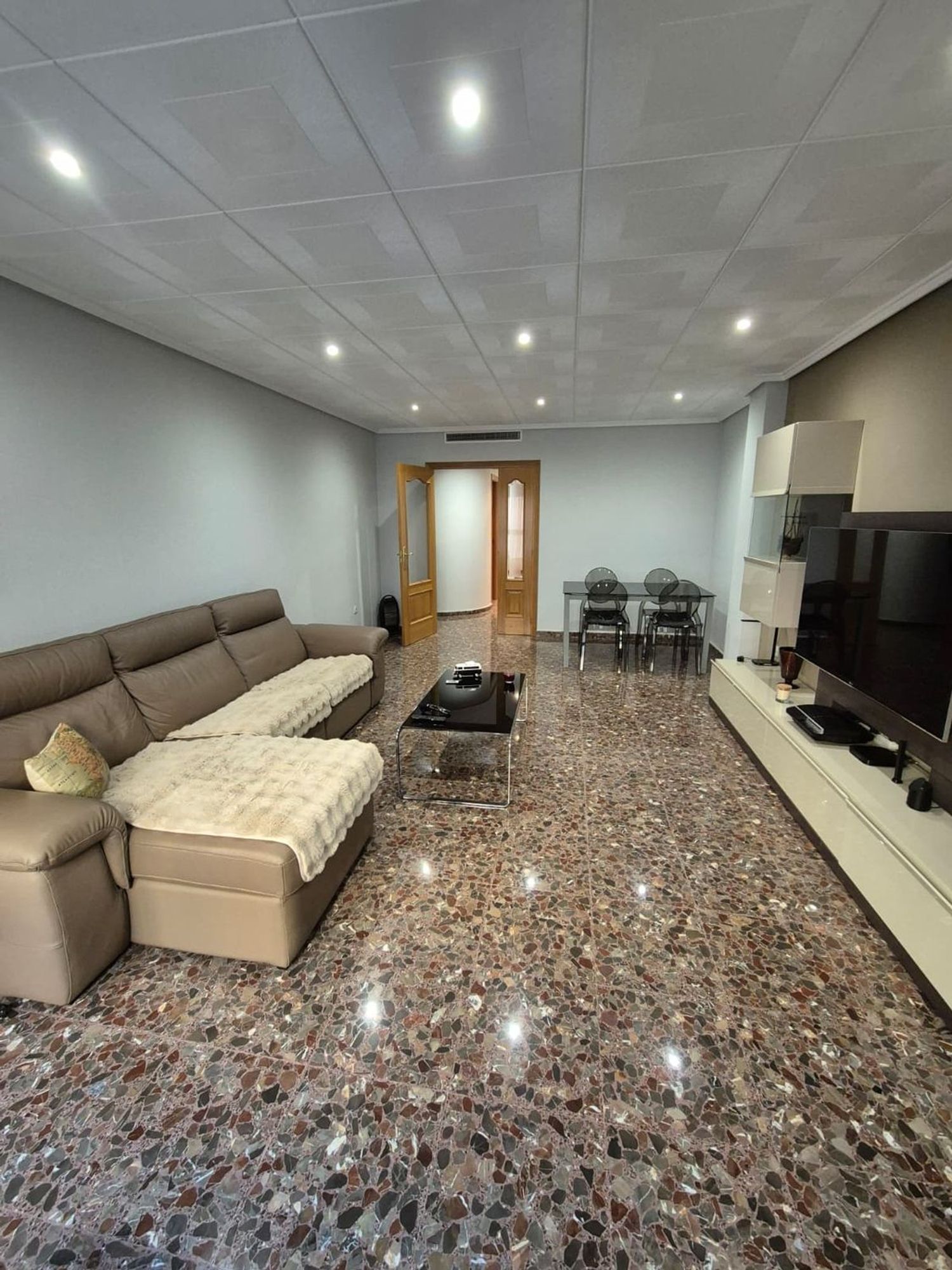 Piso en Avenida de la Paz - Foto 2