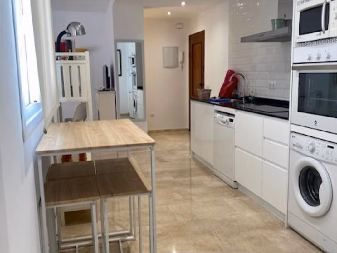 Apartamento en  Calle del Doce de Octubre 9 - Foto 2