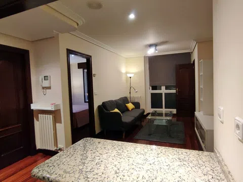 Piso en calle de Rosalía de Castro, 36