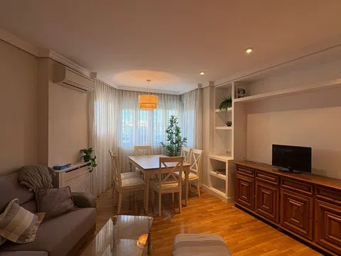 Piso en calle de Oña, 67