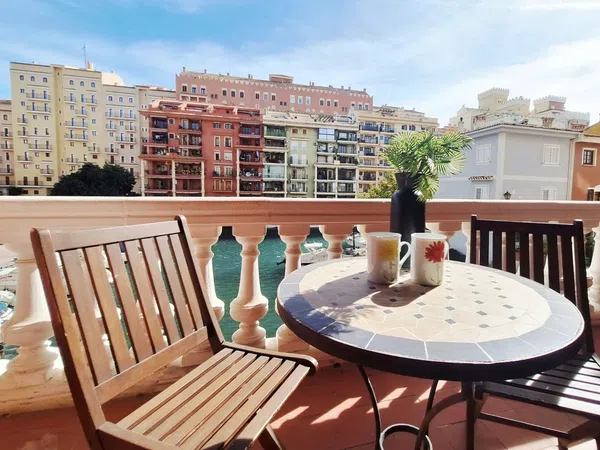 Piso en venta en Avenida de l`Horta, 28