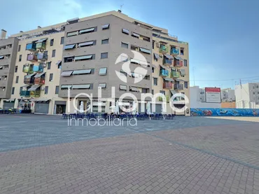 Local comercial en Mislata - Foto 1
