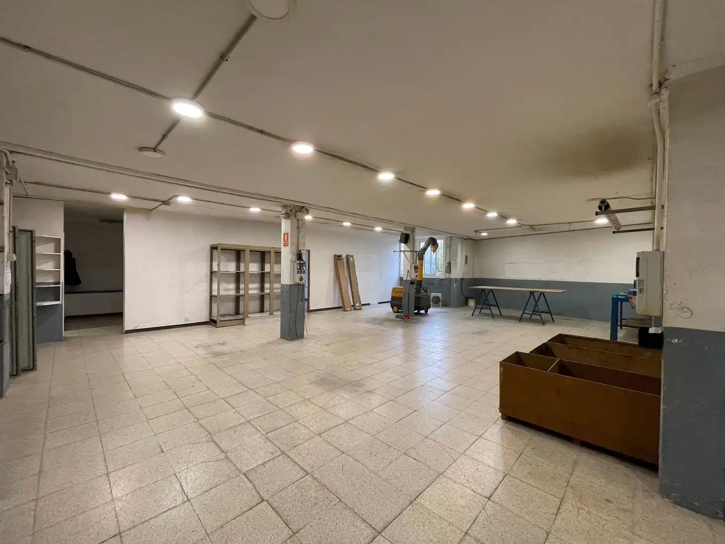 Local comercial en  Carrer de Martí i Julià 33 - Foto 2