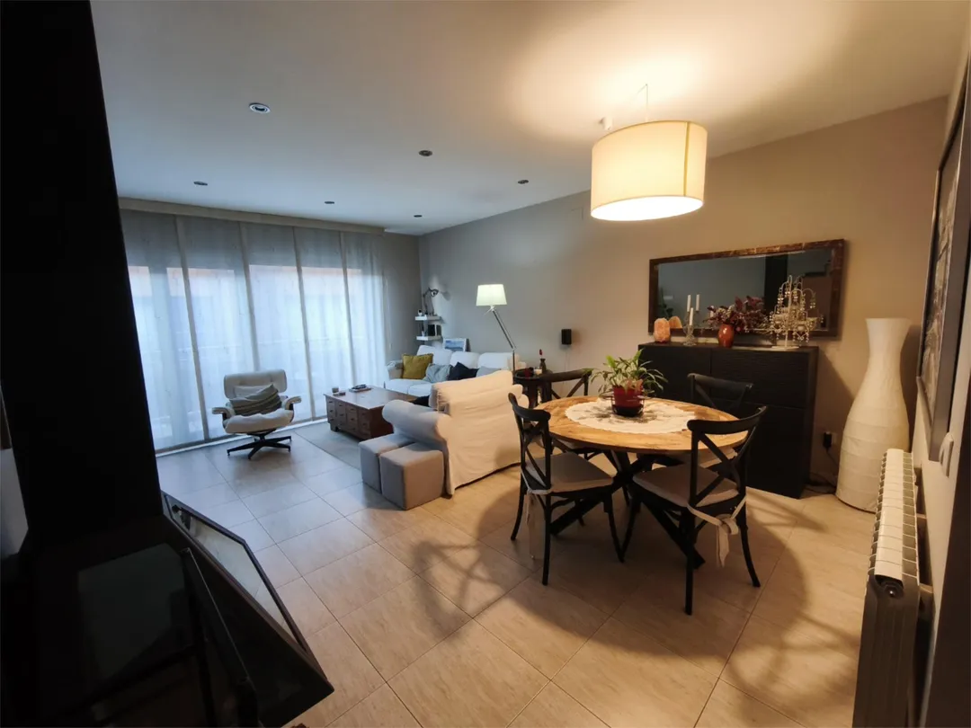 Casa adosada en  Carrer de Rector de Vallfogona 51 - Foto 5