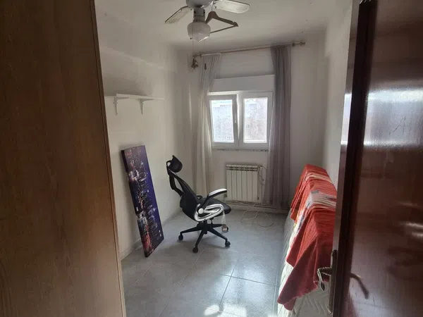 Piso en Calle del Apóstol Santiago, 44, Ventas - Foto 1