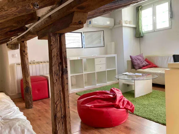 Estudio en calle Estrella, 17