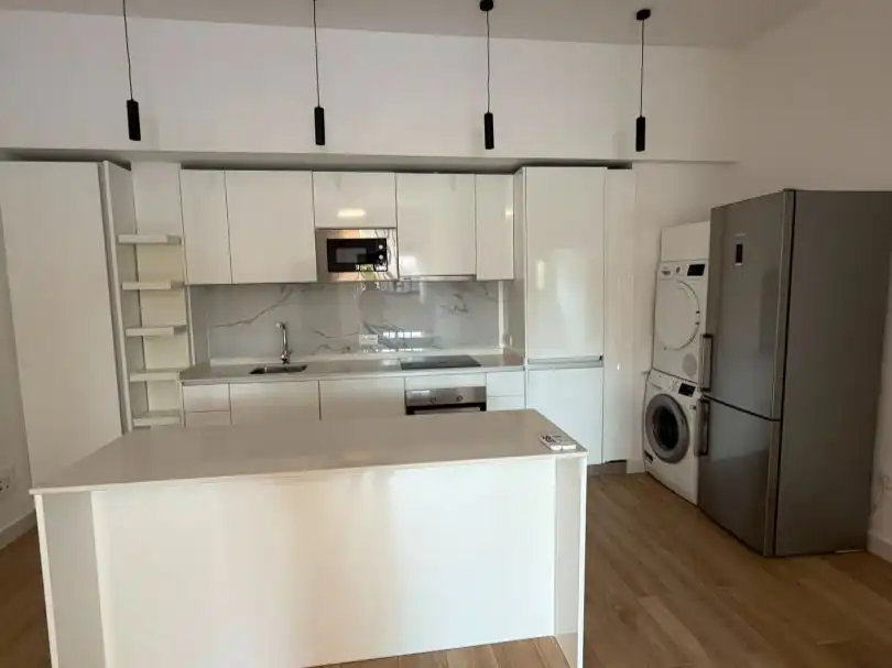 Apartamento en  Calle José María de Mena 9 - Foto 4
