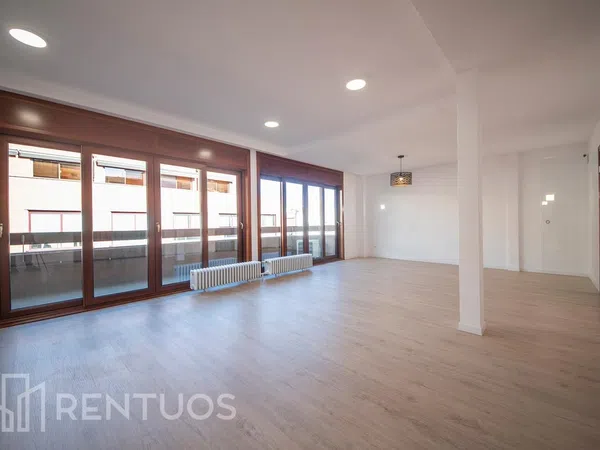 Piso en calle de Calvet - Foto 1