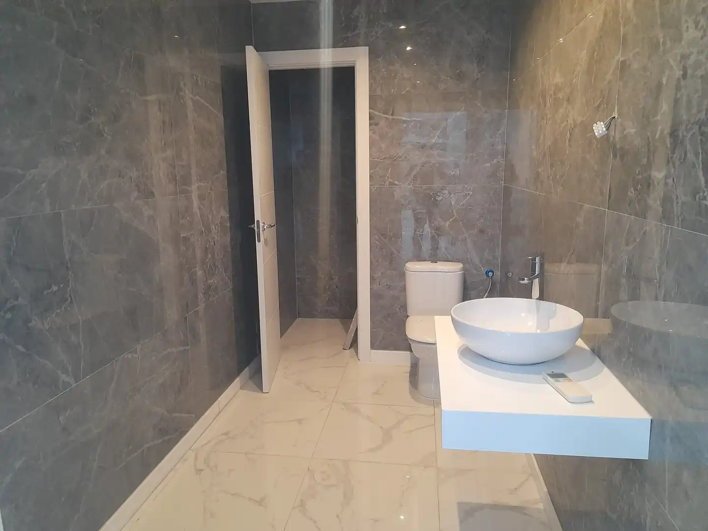 Local comercial en  CORNELLA - Foto 4