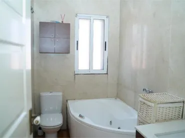 Chalet en Plasencia - Foto 8