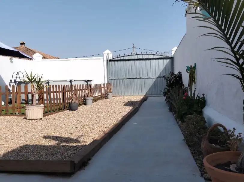 Finca rústica en  Avenida Puerto de Chipiona 1 - Foto 4