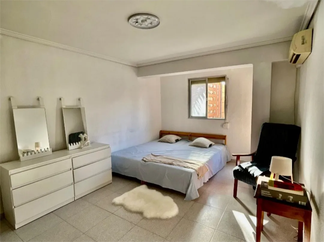 Piso en  Plaça Manuel Sanchís Guarner 13 - Foto 3