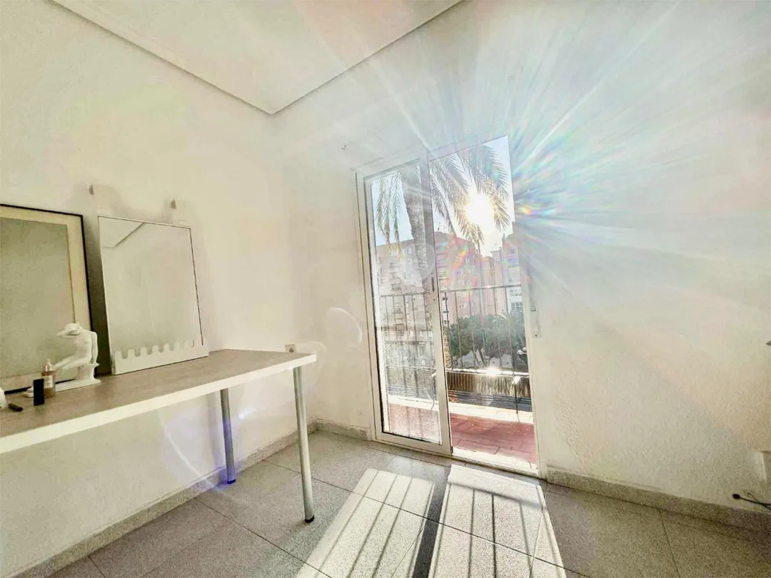 Piso en  Plaça Manuel Sanchís Guarner 13 - Foto 1