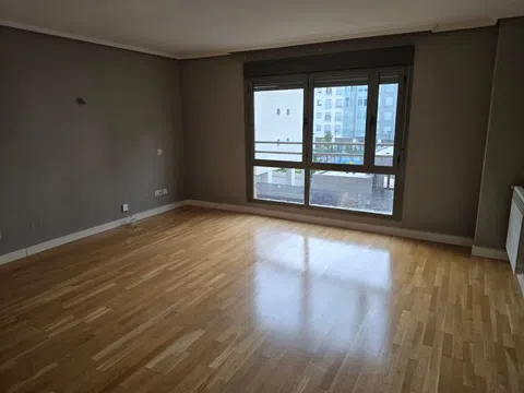 Piso en calle de Azofra, 31