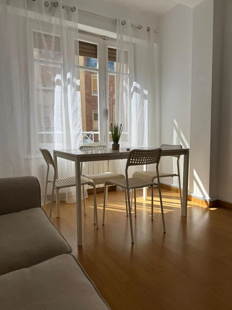 Piso en  Calle de Laguna de Rins 4