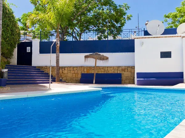 Chalet adosado en Avenida Virgen del Rocío, 20 /22 - Foto 7