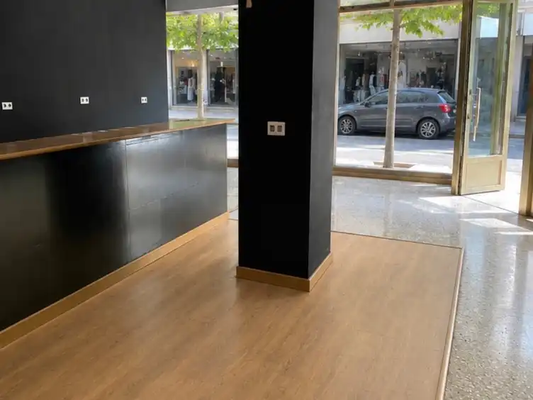 Local comercial en  Calle Astrónomo Comas Sola 9 - Foto 4