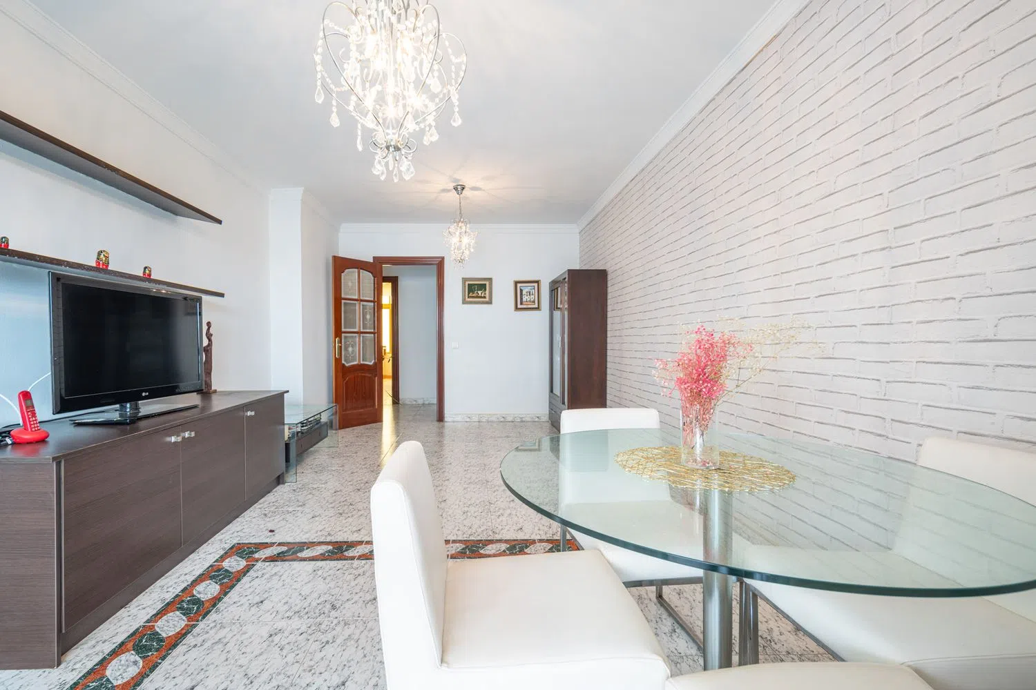 Piso en Barrio Los Guindos - Parque Mediterráneo - Santa Paula - Foto 2