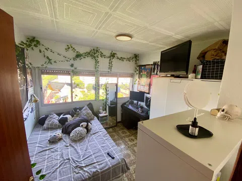 Piso en plaza de Jaume Huguet, 16